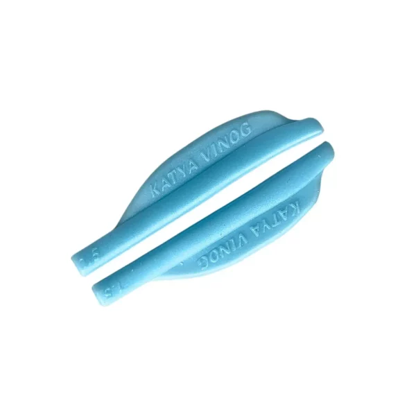 Katya Vinog sky blue lash lift shields in size 1.5, displaying the brand name, designed for precise lash lifts with durable and hypoallergenic materials